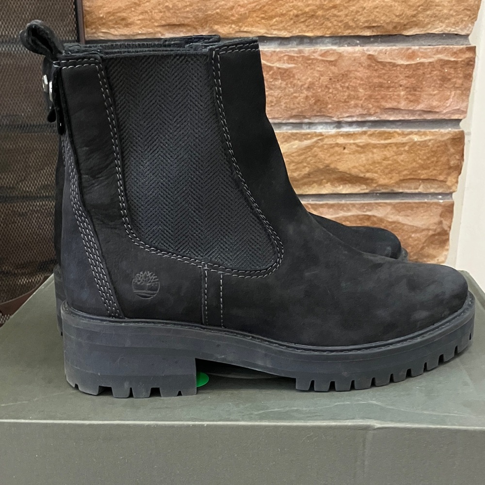 Timberland Black Suede Ankle Boots - Picture 5 of 9